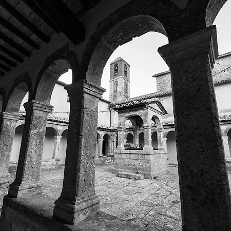 Convento Dei Cappuccini Albergue Tolfa